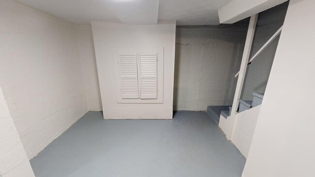 Building Photo - Charming Furnished 3 Bed 1 Bath with Fenced Backyard