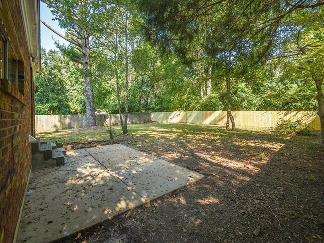 Building Photo - Charming home in north Memphis