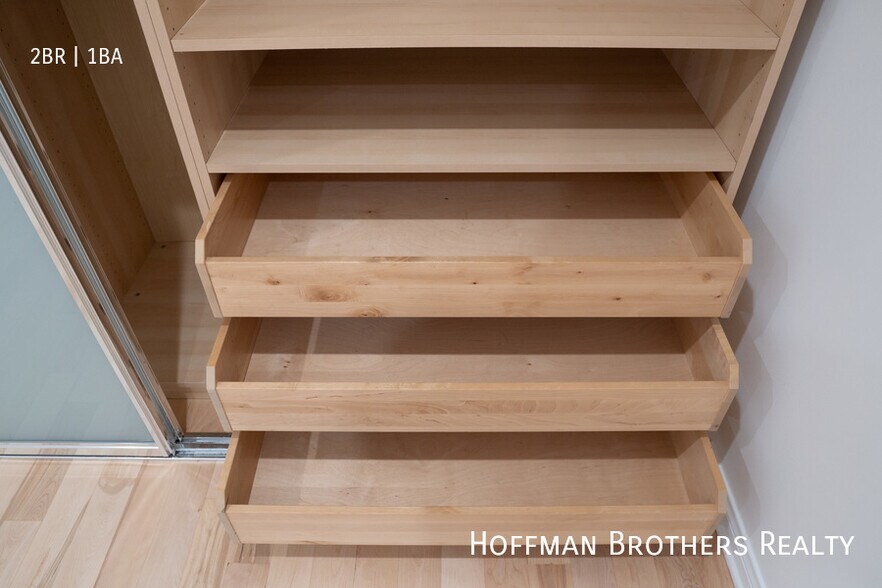 Building Photo - 1146 N Clark St