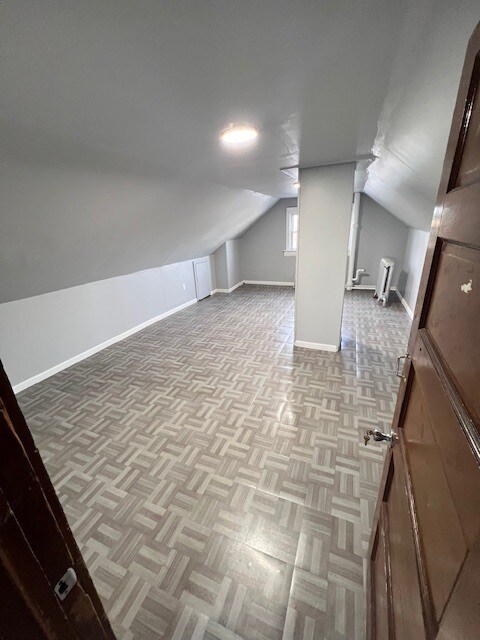 Building Photo - 184 William St