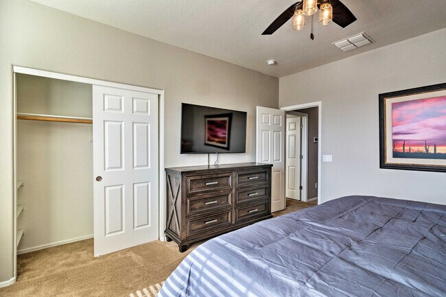 Building Photo - 8790 W Hayward Ave