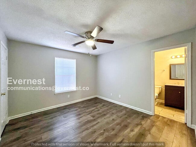 Building Photo - 7065 Village Ln