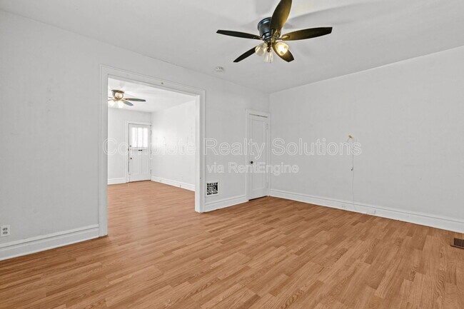 Building Photo - 4765 Goethe Ave