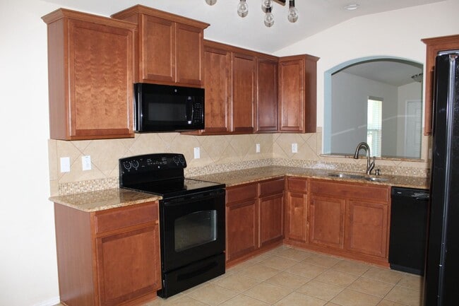 Building Photo - 3 BEDROOMS, COMMUNITY POOL, BELTON ISD