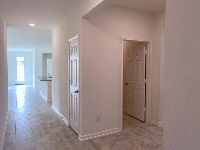 Building Photo - 28319 Aperture Ct