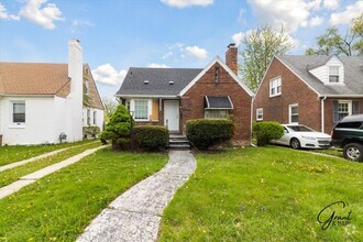 Building Photo - $1350 3 bedrooms