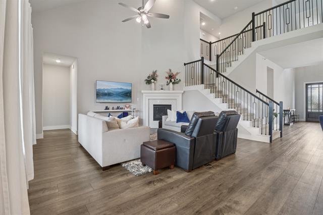 Building Photo - 1329 Stoneleigh Pl