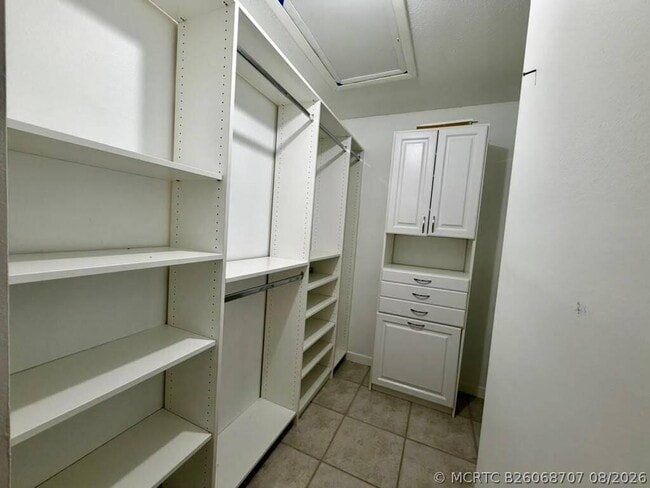 Building Photo - 311 Golden River Dr