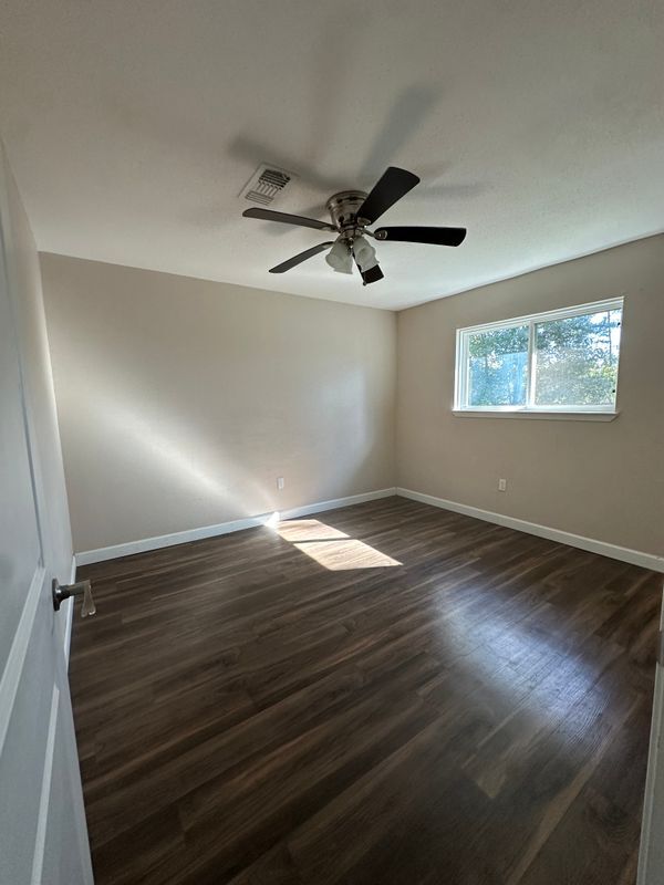 Building Photo - 6838 Apona St