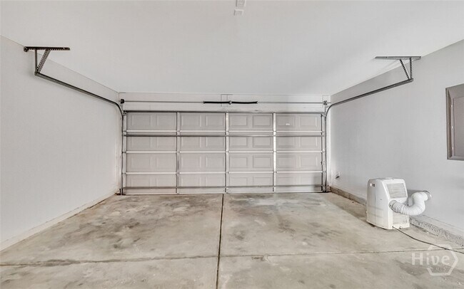 Building Photo - 40 Burnt Oak Rd