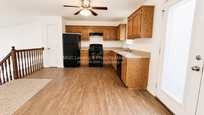 Building Photo - Creekwood Park Townhomes: 3 bedroom Duplex with unique floor plan for rent in the Northland