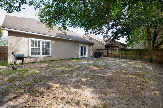 Building Photo - 1916 Kadima Cir