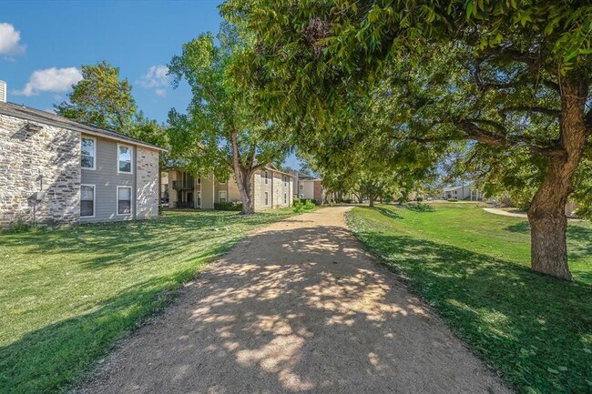 Building Photo - 10616 Mellow Meadow Dr