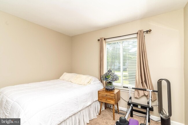 Building Photo - 251 Fir Tree Ct