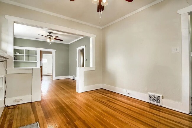 Building Photo - Charming 3-Bedroom Bungalow with Oversized...