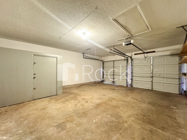 Building Photo - 1005 Van Buren Ave NW