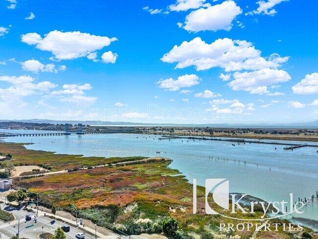 Building Photo - 285 Lighthouse Dr