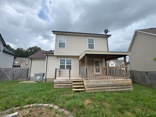 Building Photo - 612 Fox Path Ln