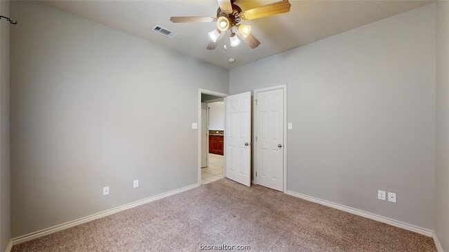 Building Photo - 211 Forest Dr Loop