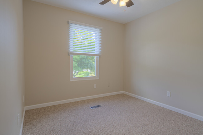 Bedroom 1 - 1 - 191 Clover Valley Cir