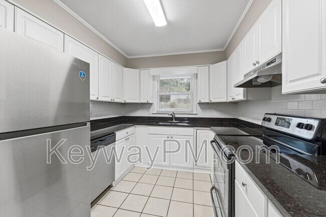 Building Photo - 1823 Pisgah Rd