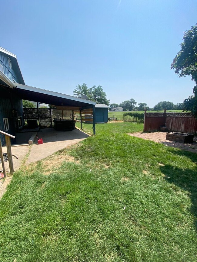 Building Photo - Now Leasing! 3 Weeks Free | 4 Bed, 1.5 Bat...