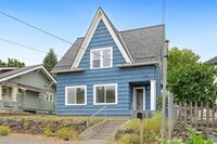 Building Photo - Spacious 4BR Turn-of-the-Century Charmer in the Heart of Bremerton!