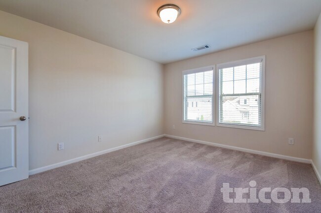 Building Photo - 3990 Bella View Ln