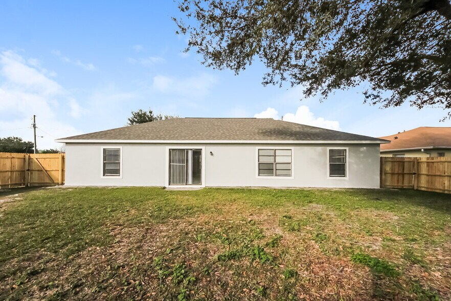 Building Photo - 808 Cabaret Ct