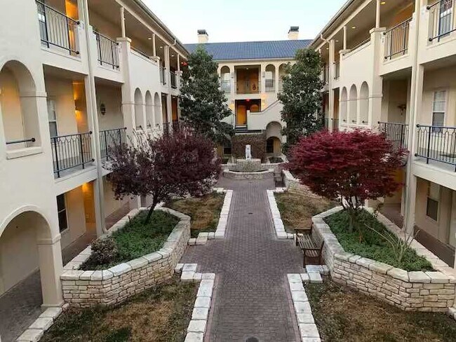 Building Photo - 3404 American Dr