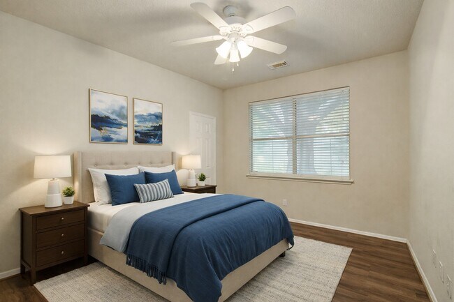 Building Photo - 18422 Auburn Woods Dr