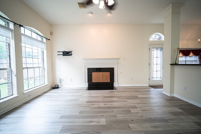 Building Photo - 4503 Oak Valley Dr