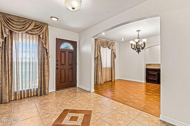 Building Photo - 6340 Modesta St