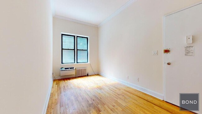 Primary Photo - 523 E 85th St
