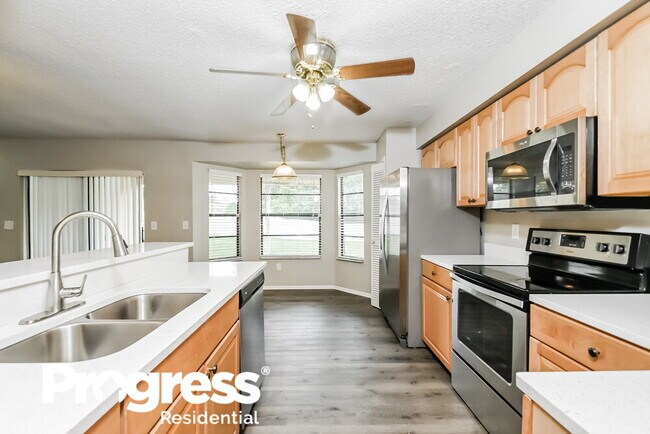 Building Photo - 10119 Deepbrook Dr