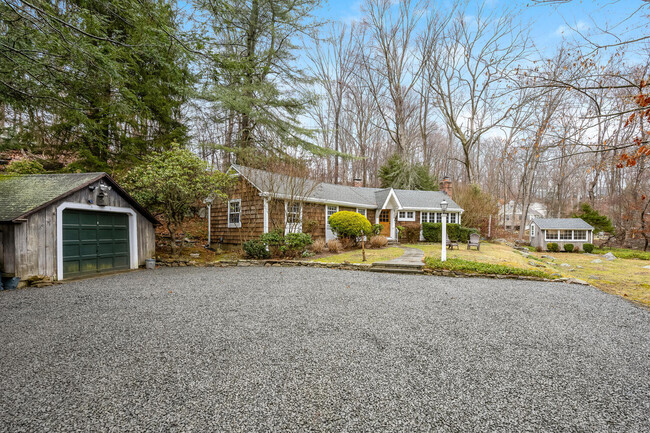 Primary Photo - 158 Wolfpit Rd