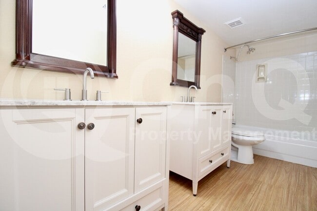 Building Photo - 509 E Kristal Way