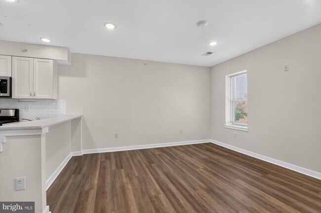 Building Photo - 541 N Orianna St