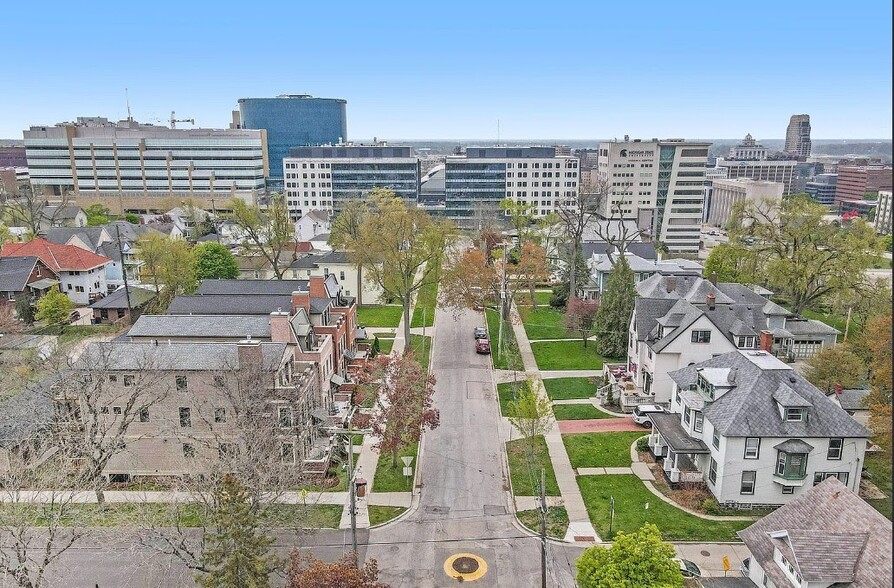 Building Photo - 635 Fairview Ave NE