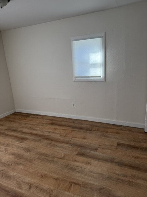 Building Photo - "Charming 3-Bedroom Home with Hardwood Elegance on Hanover Street, Aurora!"