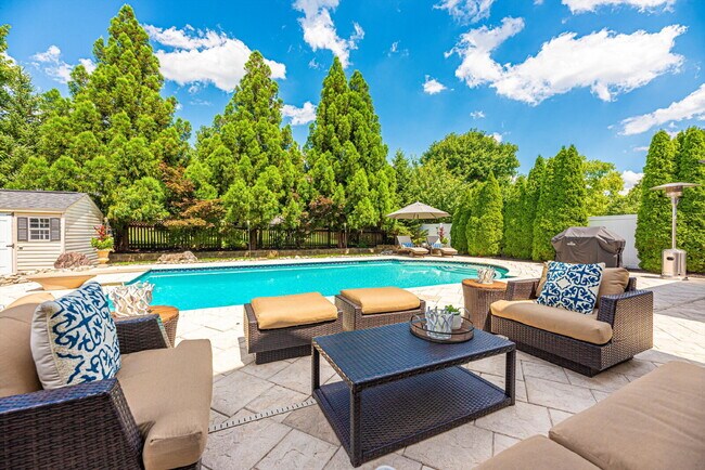 Building Photo - Beautiful 4-Bedroom Colonial in Walkersville