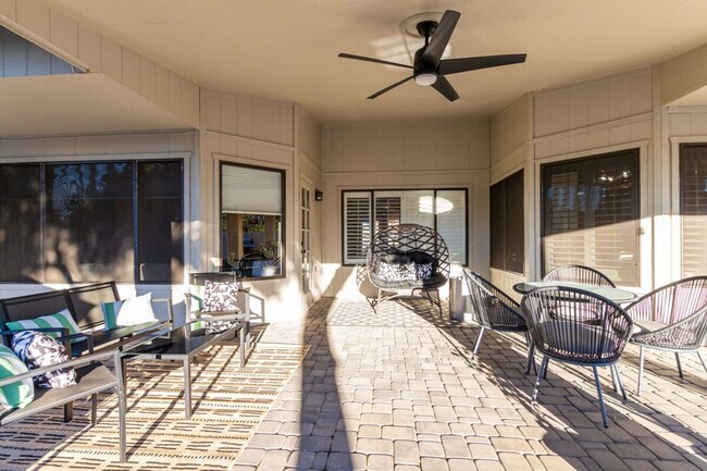 Building Photo - 1859 E La Vieve Ln