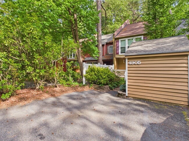 Building Photo - 4905 Long Shadow Dr