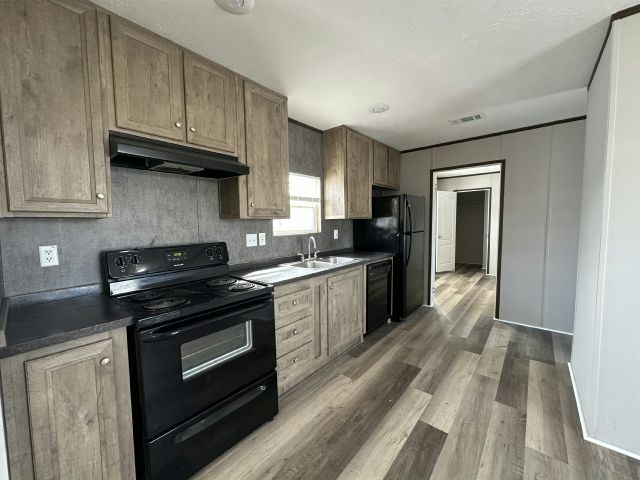 Building Photo - 13746 Kent State Ave