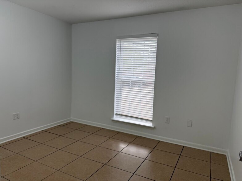 Building Photo - 11271 Florida Blvd