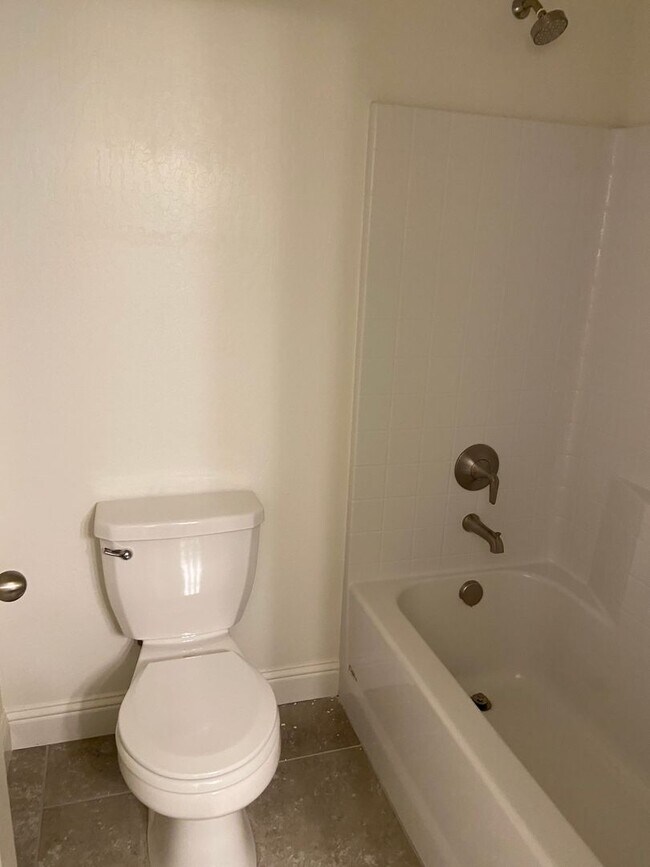 Building Photo - 4 Bedroom home located in Northside Visalia! Available Soon!