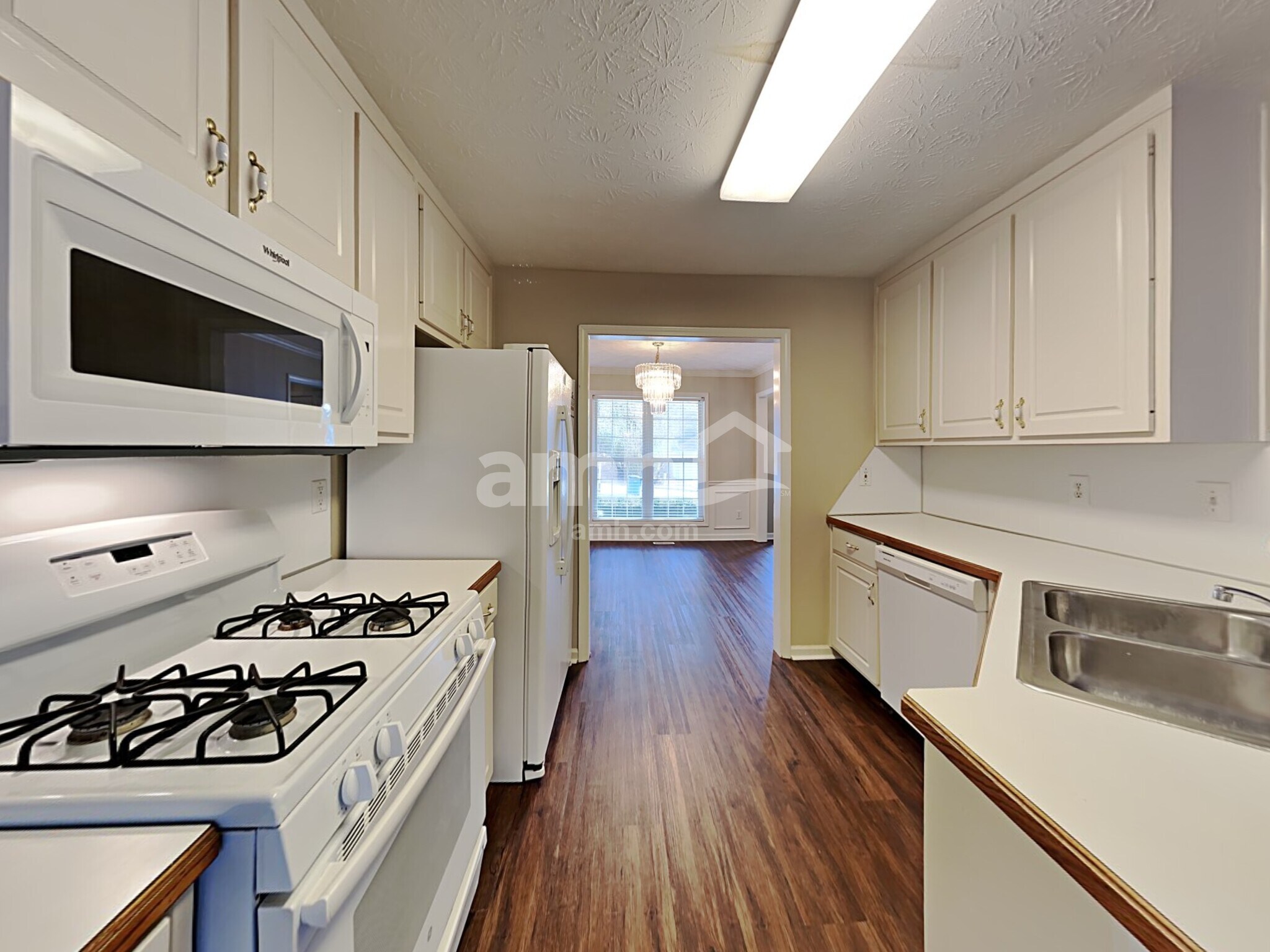 Building Photo - 682 Simon Park Cir