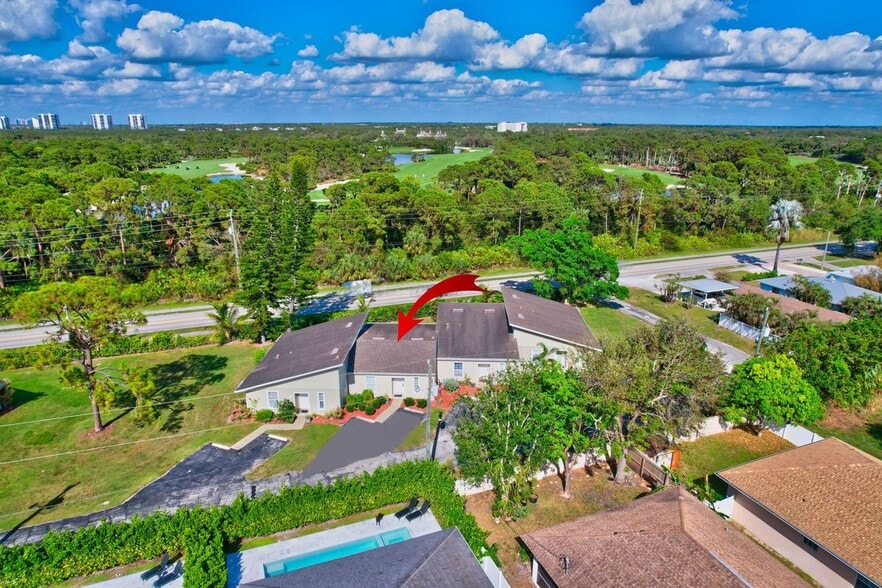 Building Photo - 706 111th Ave N