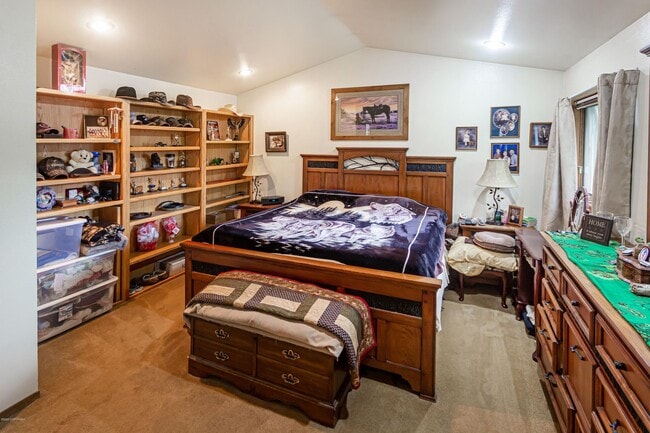 Building Photo - 11070 Equestrian St
