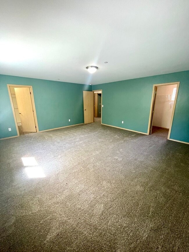 Building Photo - 3 Bedroom Home in DuPont